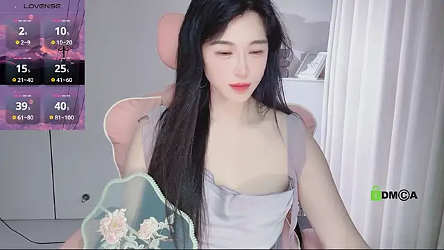 Snapshot of YunShan-33 chatting on 05/22/26, 04:27 YunShan-33 online show from 05/22/26, 04:27