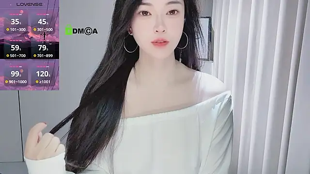 YunShan-33 online show from 02/18/26, 04:32