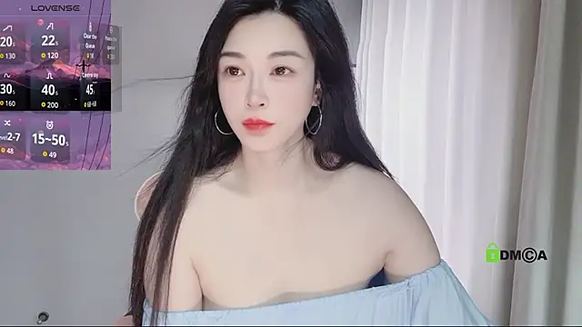 Snapshot of YunShan-33 chatting on 06/10/26, 05:08 YunShan-33 online show from 06/10/26, 05:08