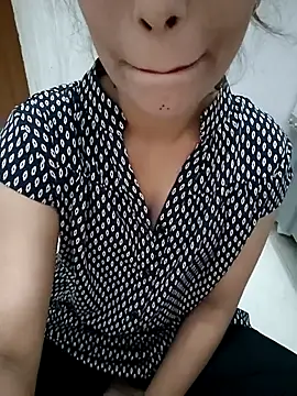 vijaylaxmi69 online show from 11/03/25, 04:21