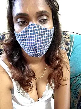 Queen-dhivya online show from 12/04/25, 03:49