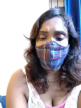 Queen-dhivya online show from 12/22/25, 05:35