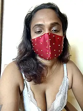 Queen-dhivya online show from 01/08/26, 03:56