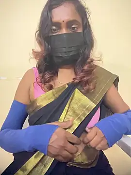 Queen-dhivya online show from 11/22/25, 12:37