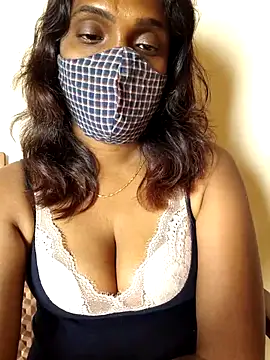 Queen-dhivya online show from 12/20/25, 10:18