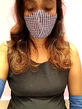 Queen-dhivya online show from 11/29/25, 05:57