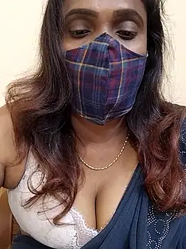 Queen-dhivya online show from 11/28/25, 11:43