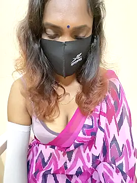 Queen-dhivya online show from 11/18/25, 11:48