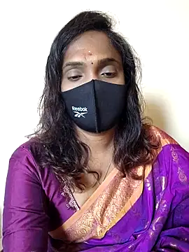 Queen-dhivya online show from 02/25/26, 05:40