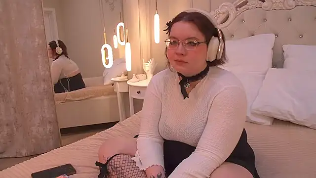 Snapshot of JennyBloom chatting on 11/11/25, 07:58 JennyBloom online show from 11/11/25, 07:58