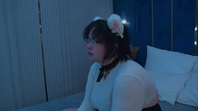 Snapshot of JennyBloom chatting on 12/14/25, 09:37 JennyBloom online show from 12/14/25, 09:37