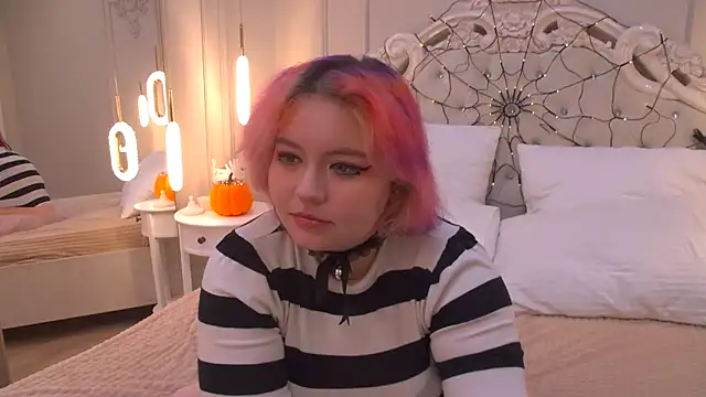 Snapshot of JennyBloom chatting on 11/08/25, 07:34 JennyBloom online show from 11/08/25, 07:34