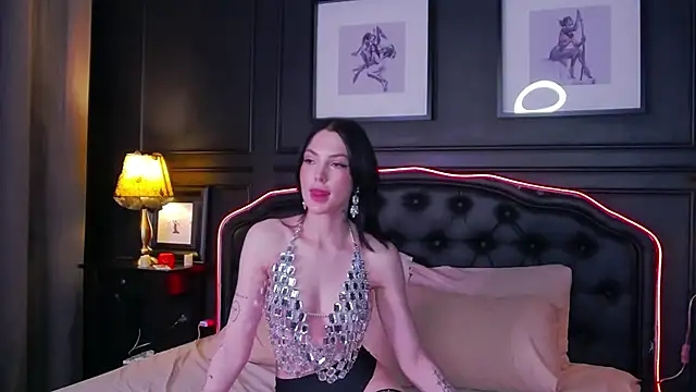 Snapshot of SylviaHunter chatting on 11/02/25, 07:57 SylviaHunter online show from 11/02/25, 07:57