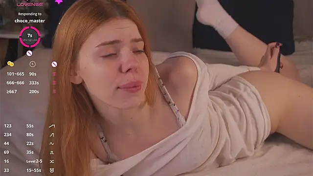 Snapshot of foxyriss chatting on 01/18/26, 06:17 foxyriss online show from 01/18/26, 06:17