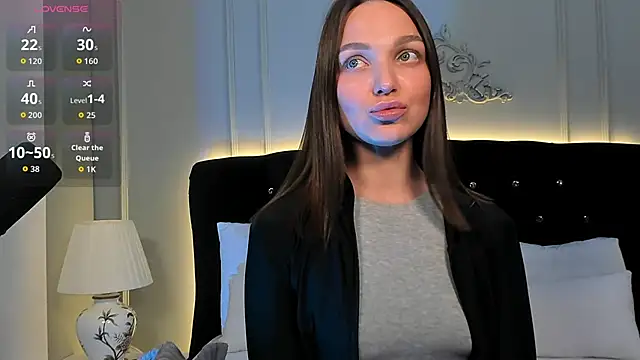 Vivian Vance online show from 11/05/25, 06:22