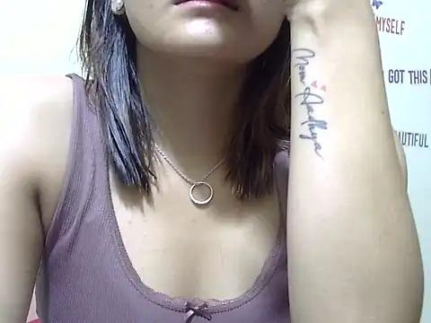 maira 33 online show from 04/10/26, 01:51