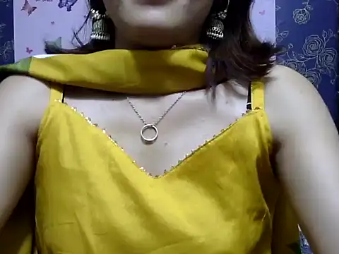 maira 33 online show from 02/21/26, 09:44