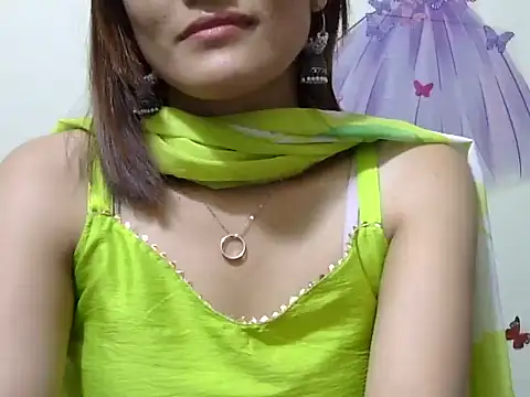 maira 33 online show from 03/12/26, 04:33