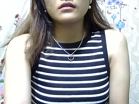 maira 33 online show from 01/15/26, 07:56