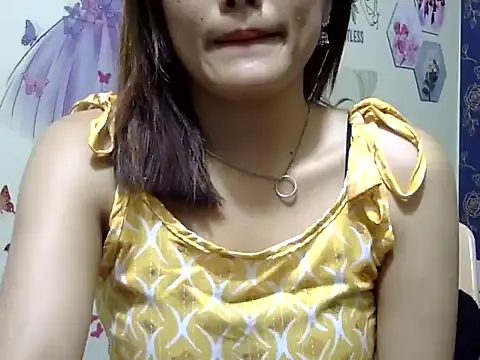 maira 33 online show from 05/05/26, 01:14