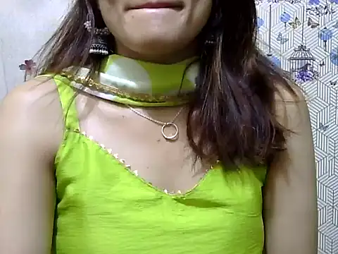 maira 33 online show from 01/16/26, 09:02