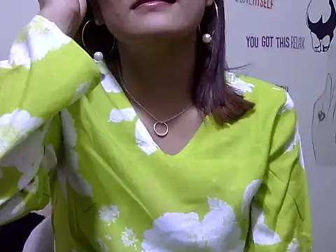 maira 33 online show from 03/20/26, 03:13