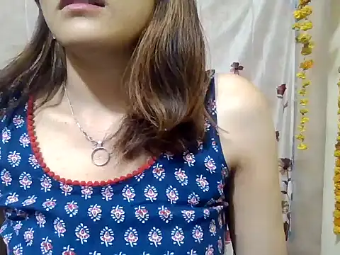 maira 33 online show from 11/09/25, 02:21