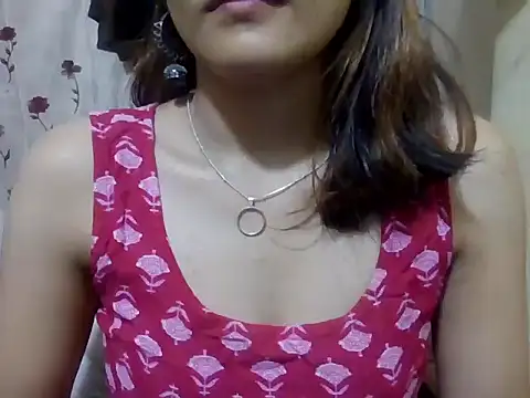 maira 33 online show from 11/05/25, 03:59