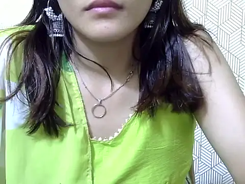 maira 33 online show from 11/30/25, 01:12