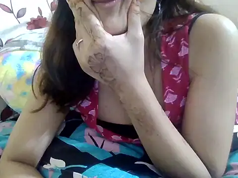 maira 33 online show from 11/12/25, 02:59