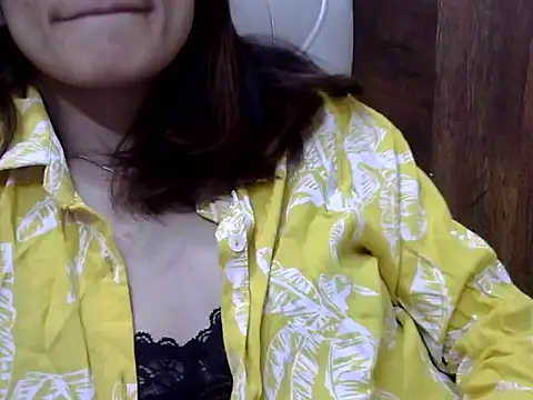 maira 33 online show from 11/15/25, 02:48