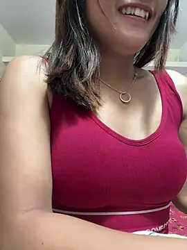 Snapshot of maira_33 chatting on 07/21/26, 03:57 maira 33 online show from 07/21/26, 03:57