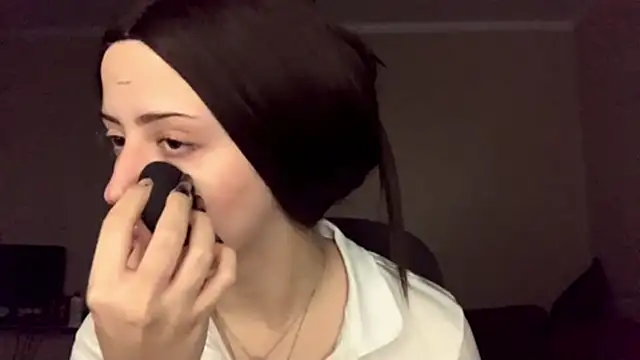 Snapshot of RuthGarner chatting on 10/31/25, 02:35 RuthGarner online show from 10/31/25, 02:35