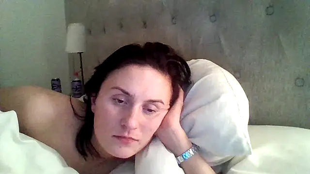 EmLovesxx online show from 12/20/25, 06:05