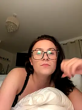 EmLovesxx online show from 11/08/25, 12:14