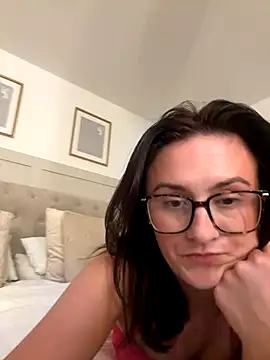 Snapshot of EmLovesxx chatting on 11/04/25, 05:50 EmLovesxx online show from 11/04/25, 05:50