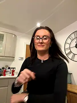 EmLovesxx online show from 11/21/25, 12:31