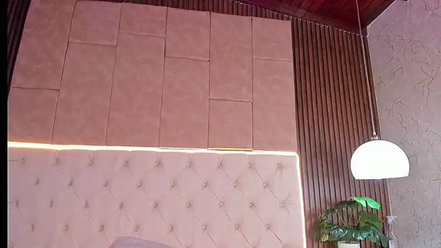 Camiila rosse online show from 12/18/25, 02:54