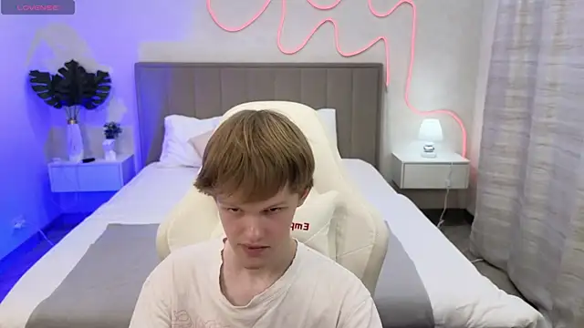 Fakeangel87 online show from 11/02/25, 10:42