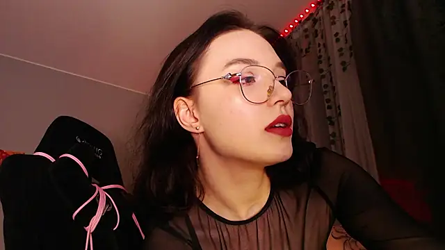 dolll maiya online show from 03/18/26, 08:21