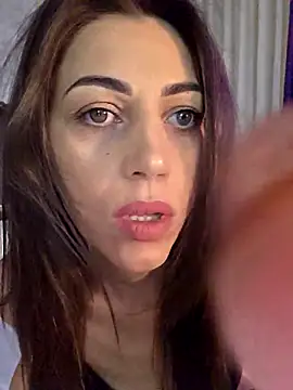 Snapshot of QueenofDestruction chatting on 11/01/25, 11:04 QueenofDestruction online show from 11/01/25, 11:04