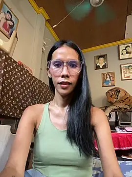 bellaUtops online show from 11/28/25, 07:52