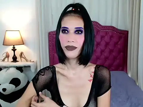 bellaUtops online show from 11/25/25, 04:35