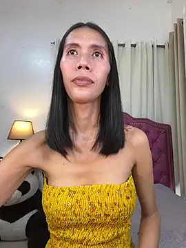 Snapshot of bellaUtops chatting on 02/06/26, 10:33 bellaUtops online show from 02/06/26, 10:33