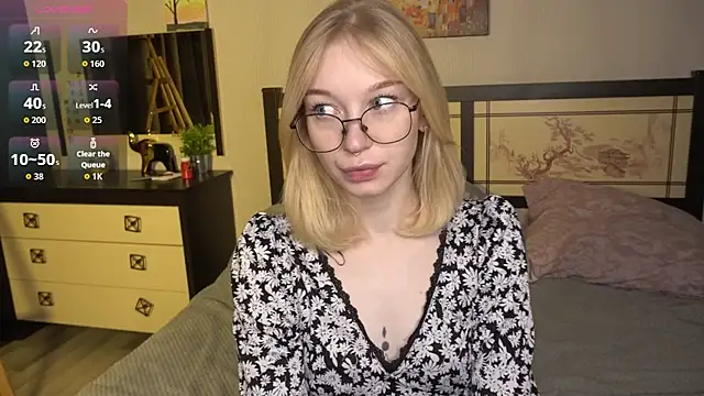 ShanelTunon online show from 11/07/25, 08:02