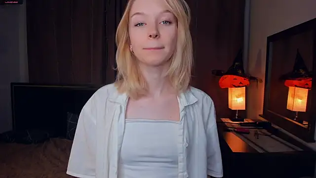 ShanelTunon online show from 11/01/25, 07:41