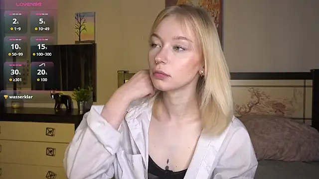 ShanelTunon online show from 11/13/25, 08:13