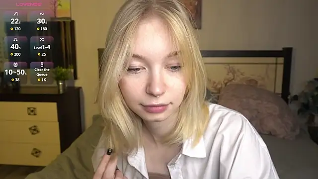 ShanelTunon online show from 11/15/25, 08:13