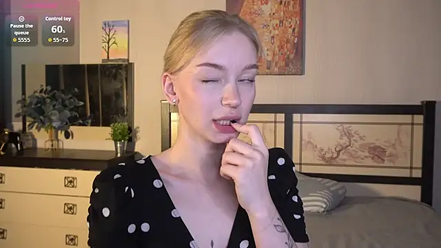 ShanelTunon online show from 11/19/25, 08:09