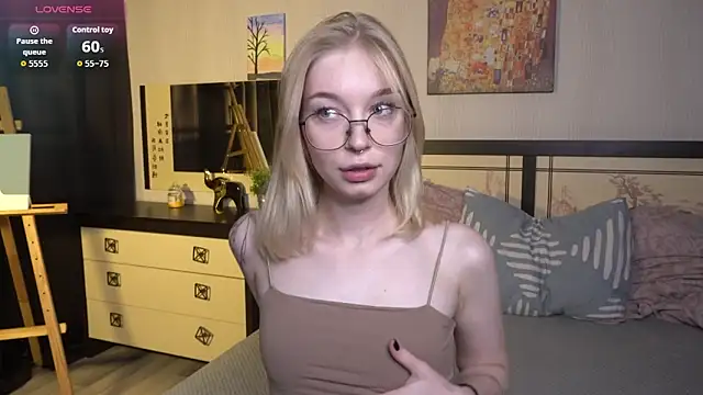 ShanelTunon online show from 11/05/25, 07:17